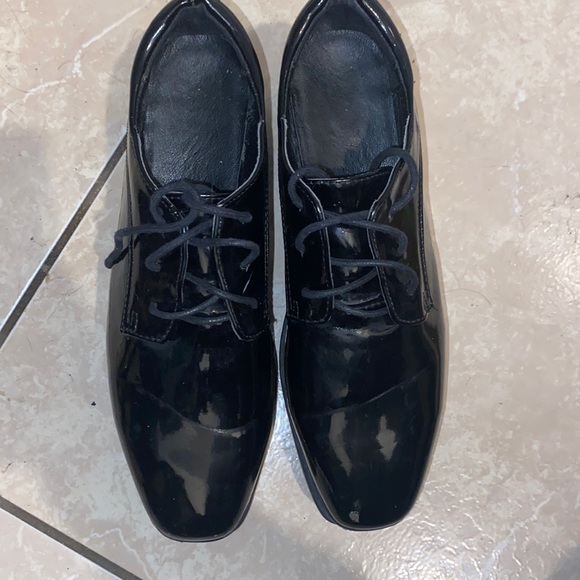 Pretty Black Lace-Up Patent Leather Platform Shoes Size 8 - Picture 6 of 7